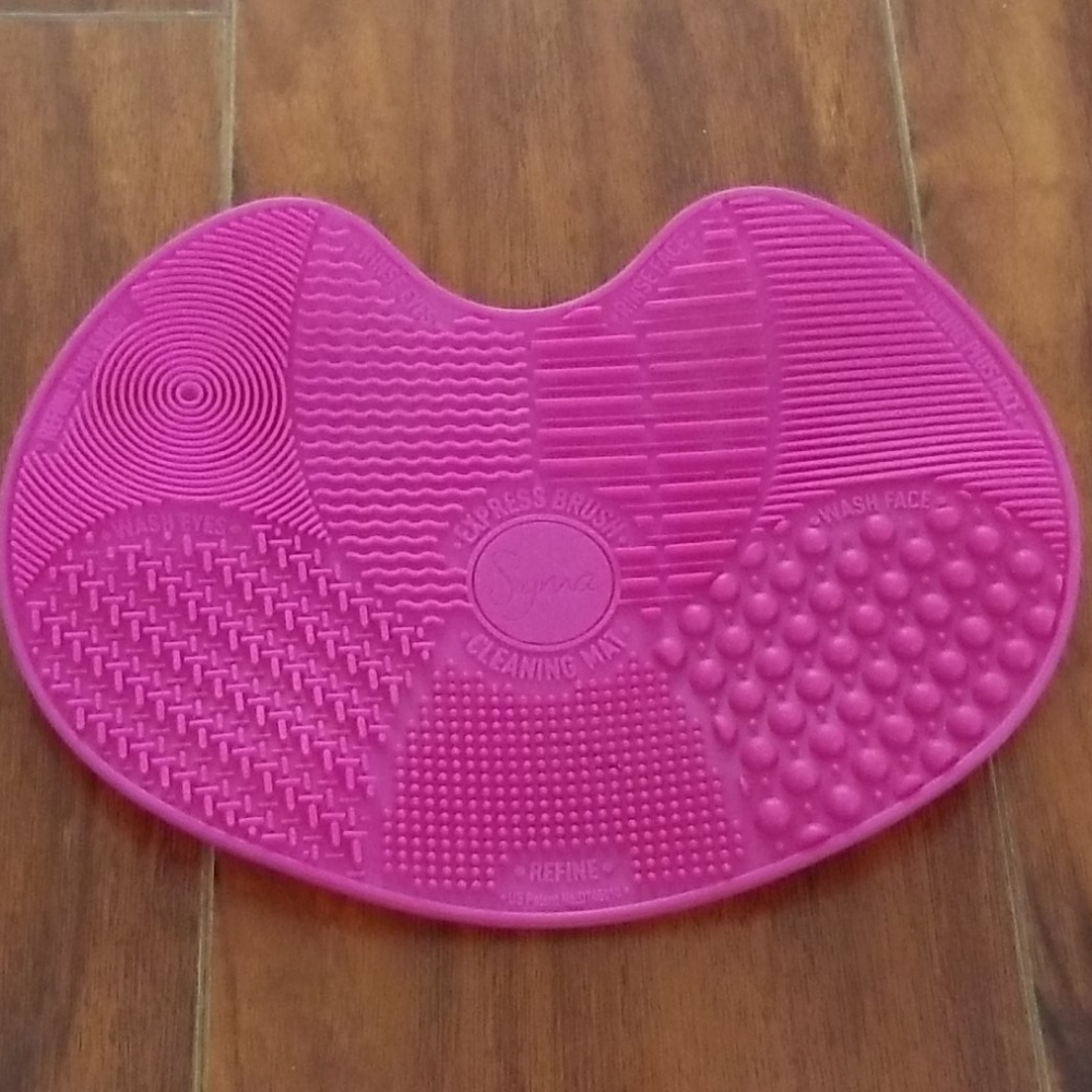 Sigma Express brush cleaning mat